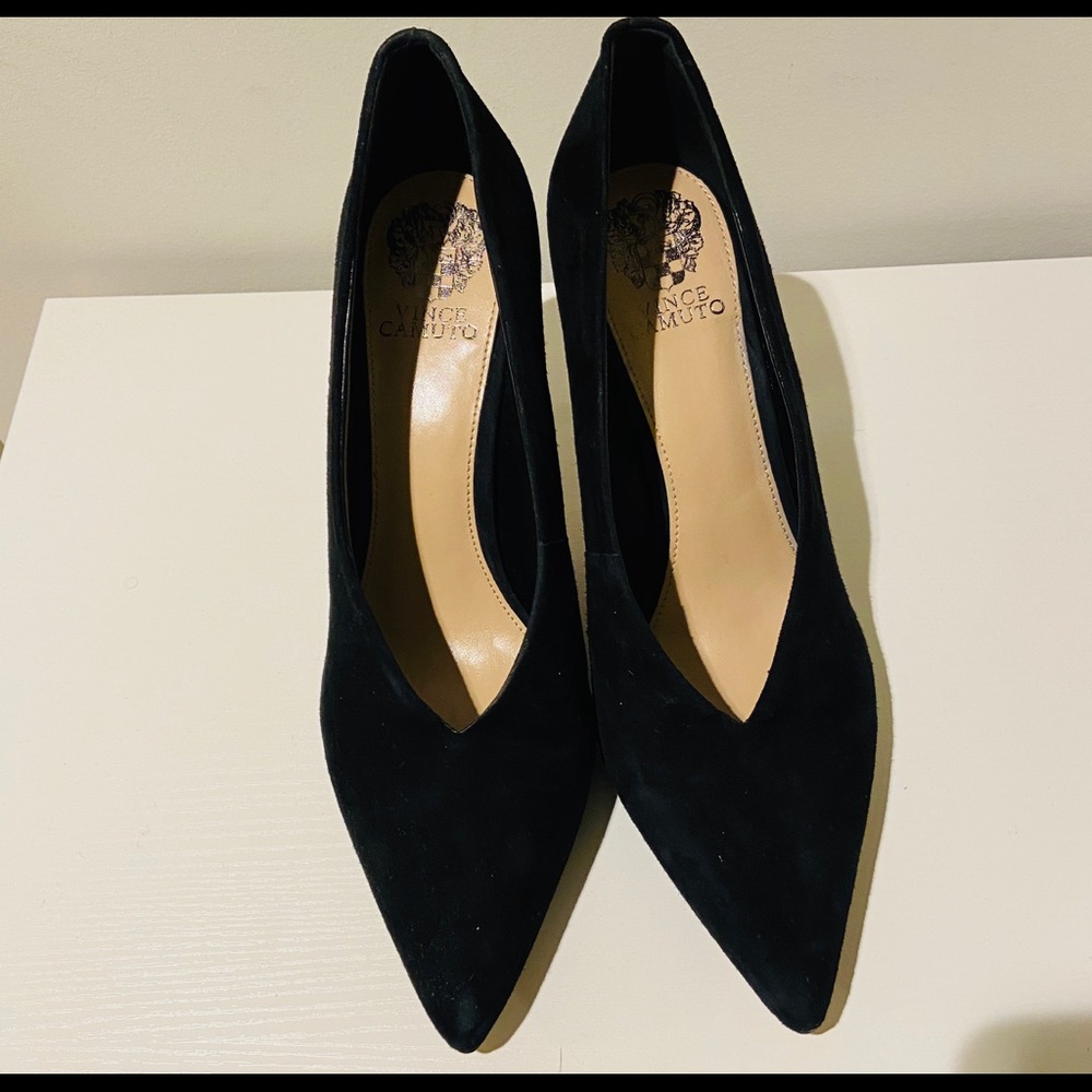 Beautiful Vince Camuto pump
